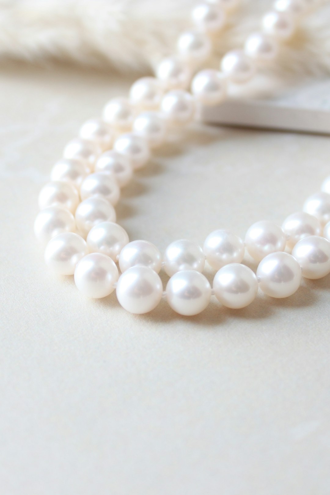 Pearl jewelry necklace and earrings set